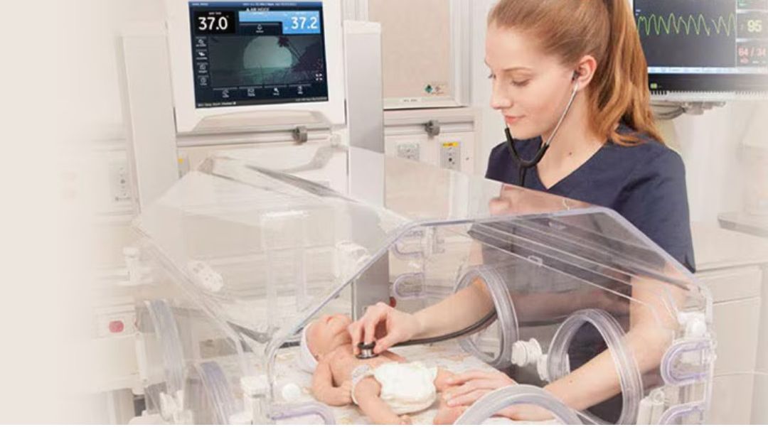 Giraffe Incubator Carestation | Innovative Neonatal Environment